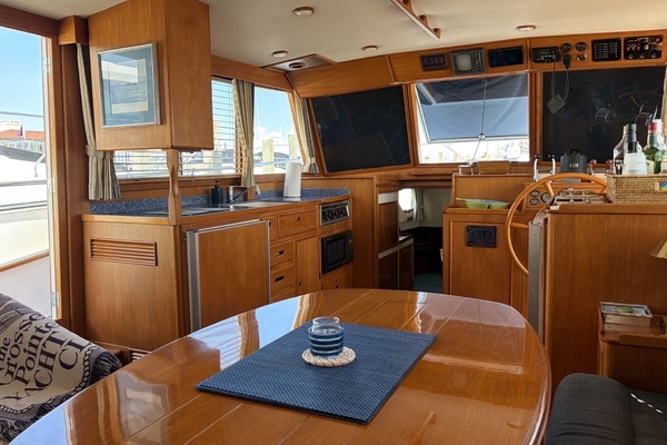 2001 Grand Banks 42