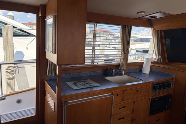 2001 Grand Banks 42
