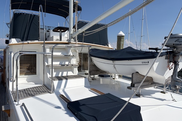 2001 Grand Banks 42