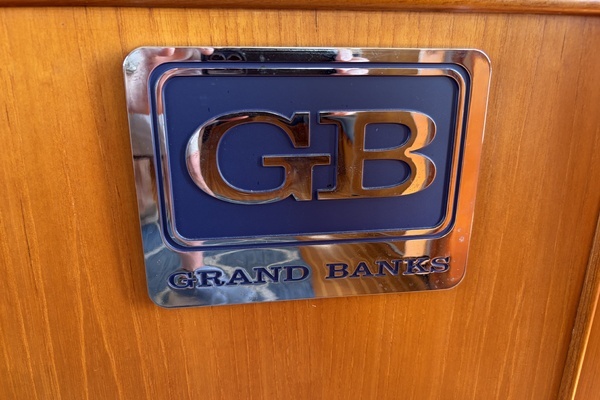 2001 Grand Banks 42