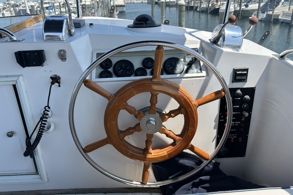2001 Grand Banks 42