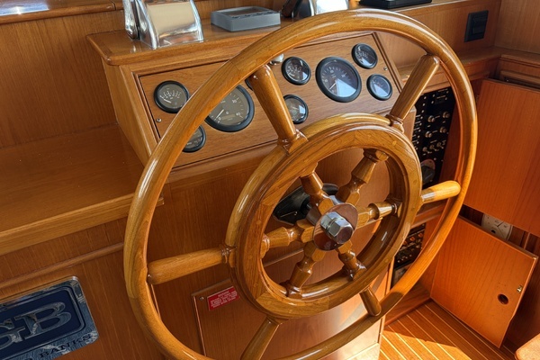 2001 Grand Banks 42
