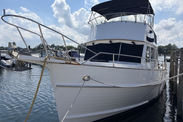 2001 Grand Banks 42