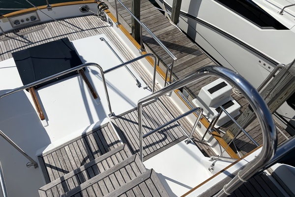 42ft Grand Banks Yacht For Sale