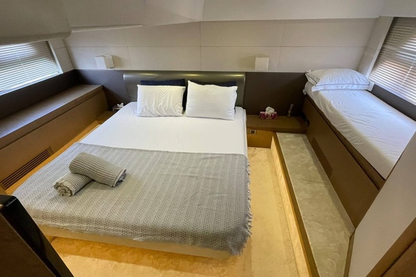 49ft Beneteau Yacht For Sale