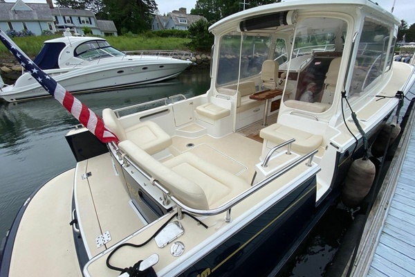 36ft MJM Yacht For Sale
