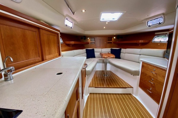 36ft MJM Yacht For Sale