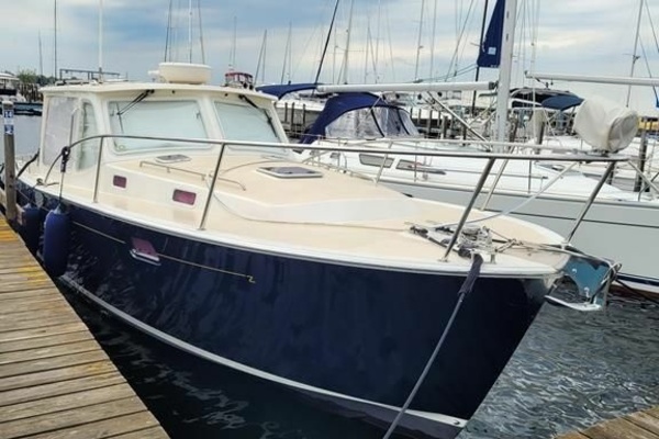 36ft MJM Yacht For Sale