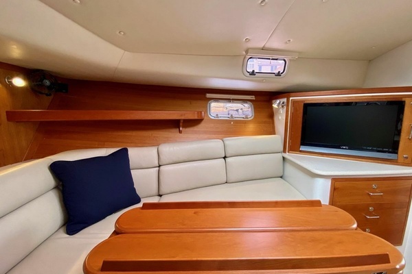 36ft MJM Yacht For Sale