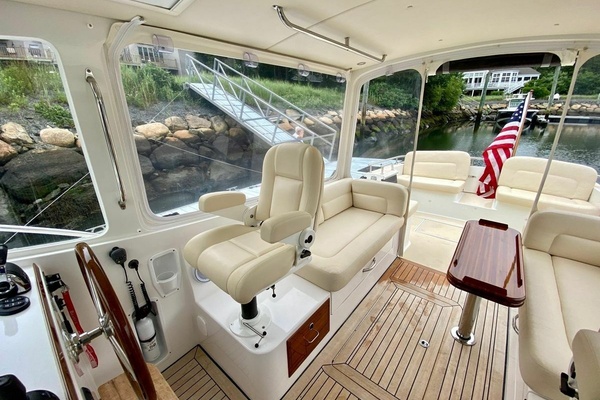 36ft MJM Yacht For Sale