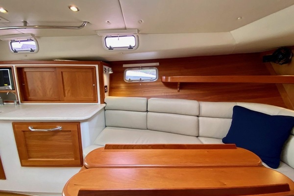36ft MJM Yacht For Sale