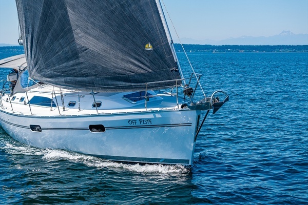 Photo of the 2023 Catalina 445 "Off Piste"