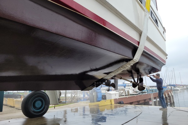 42' Ocean Alexander hauled out2