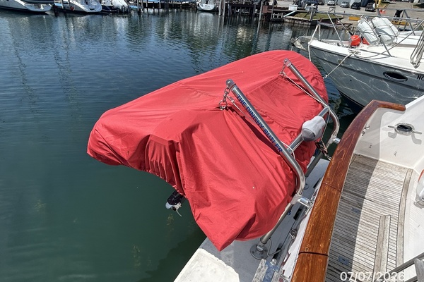 42' Ocean Alexander tender covered