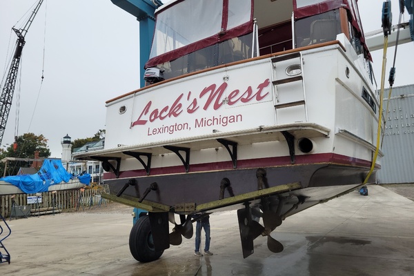 42' Ocean Alexander hauled out3
