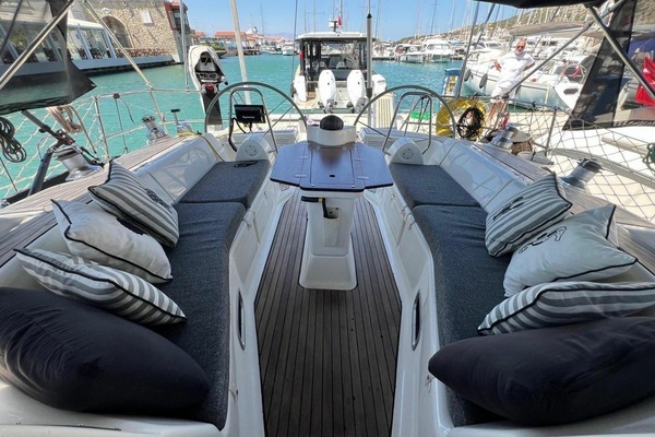 44ft Bavaria Yacht For Sale