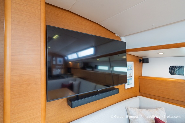 Windbreaker 43ft Jeanneau Yacht For Sale
