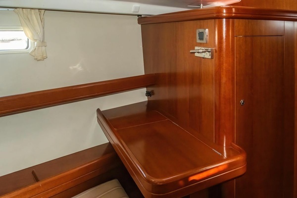 Photo of the 2007 Beneteau Oceanis 523