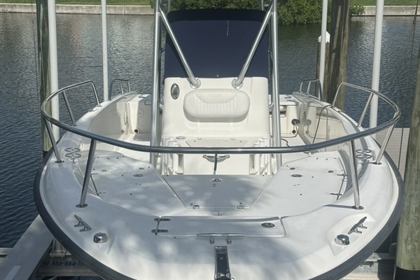 23ft Boston Whaler Yacht For Sale