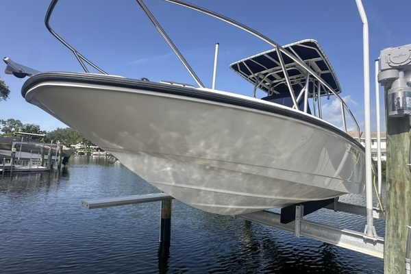 23ft Boston Whaler Yacht For Sale