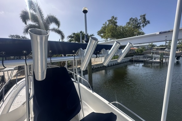 23ft Boston Whaler Yacht For Sale