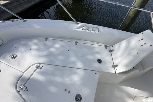 23ft Boston Whaler Yacht For Sale