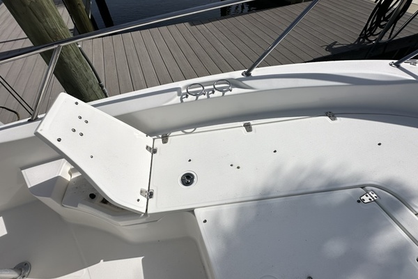 23ft Boston Whaler Yacht For Sale