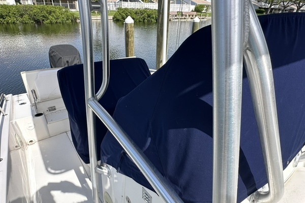 23ft Boston Whaler Yacht For Sale