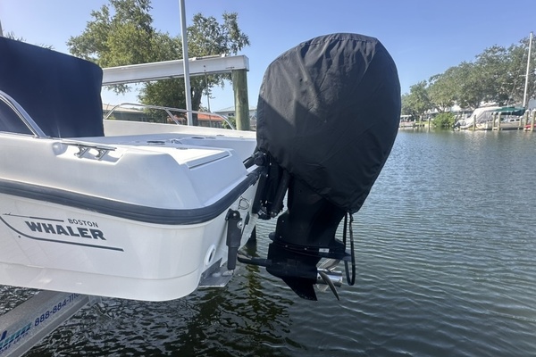 23ft Boston Whaler Yacht For Sale