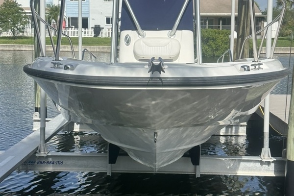 23ft Boston Whaler Yacht For Sale