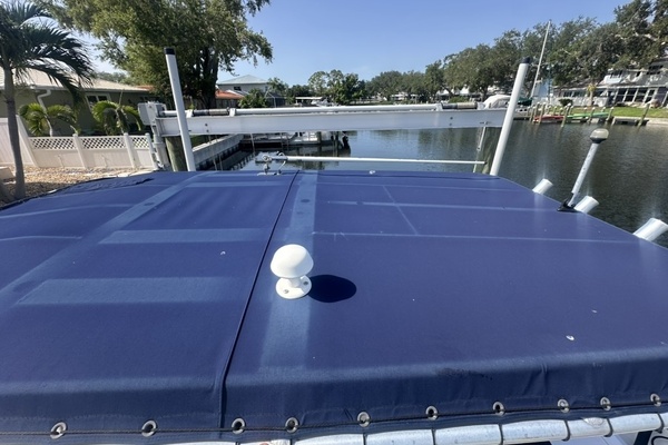 23ft Boston Whaler Yacht For Sale