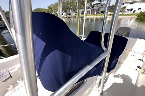 23ft Boston Whaler Yacht For Sale