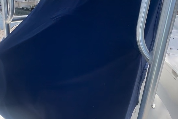 23ft Boston Whaler Yacht For Sale