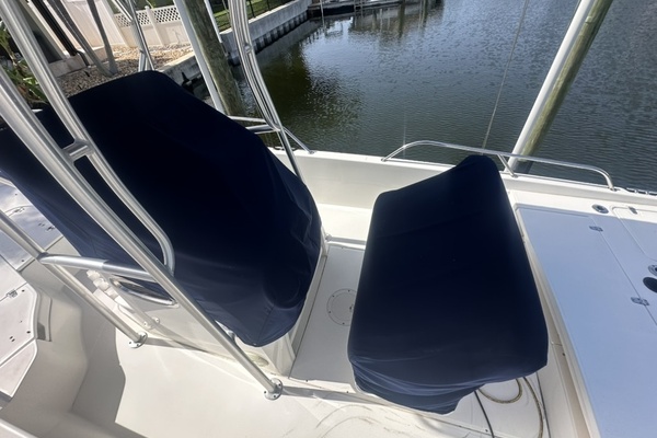 23ft Boston Whaler Yacht For Sale