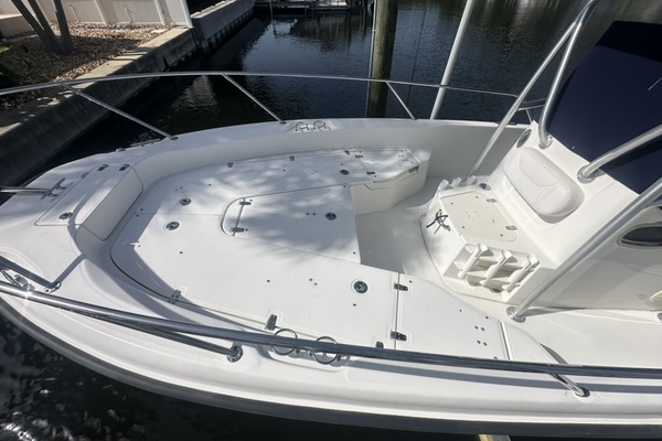 23ft Boston Whaler Yacht For Sale