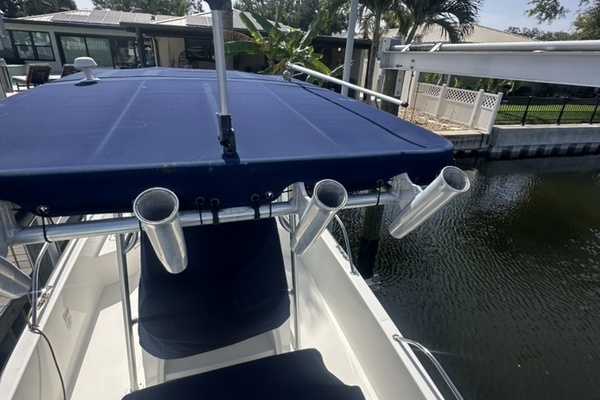 23ft Boston Whaler Yacht For Sale