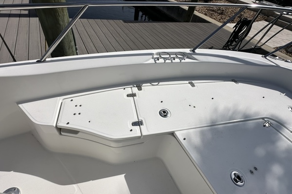 23ft Boston Whaler Yacht For Sale