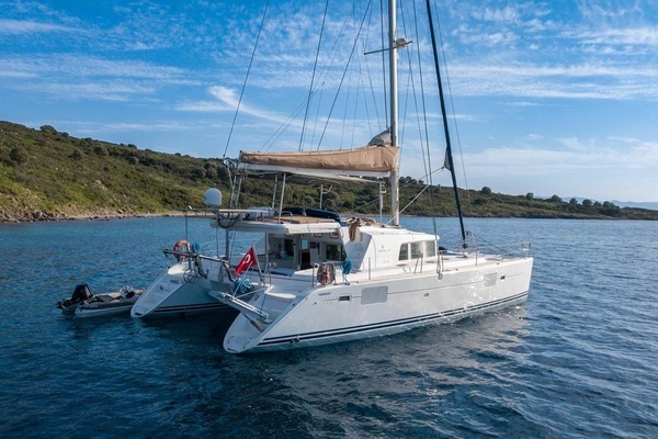 Photo of the 2005 Lagoon 440