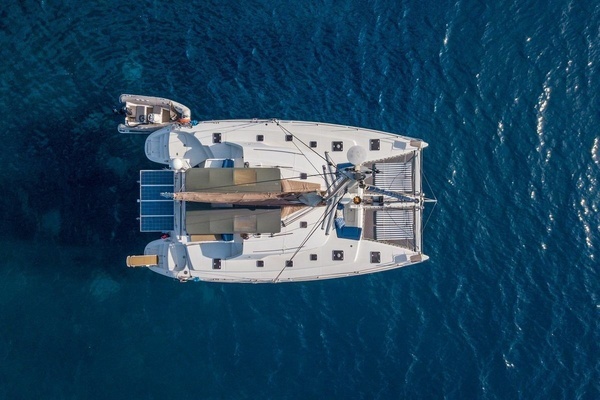 Photo of the 2005 Lagoon 440
