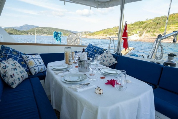 44ft Lagoon Yacht For Sale