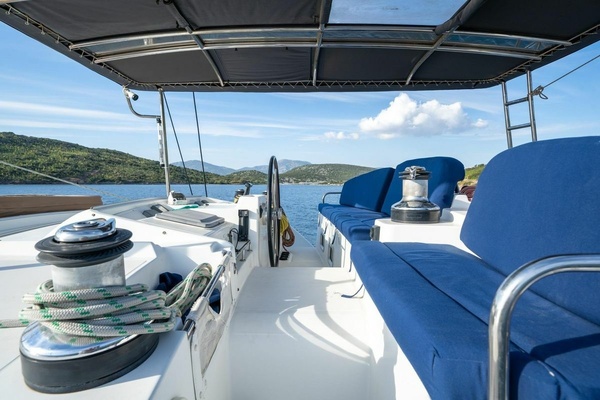 44ft Lagoon Yacht For Sale