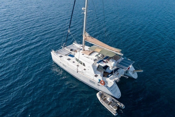 Photo of the 2005 Lagoon 440