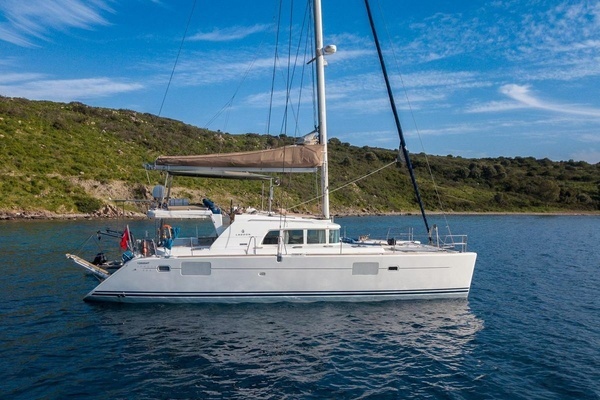 Photo of the 2005 Lagoon 440