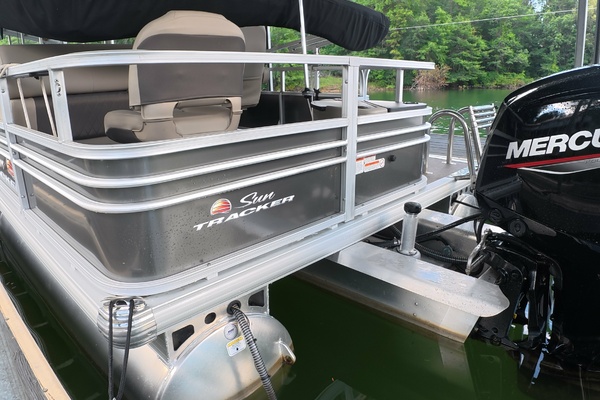 20ft Tracker Yacht For Sale
