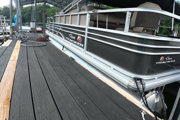 20ft Tracker Yacht For Sale