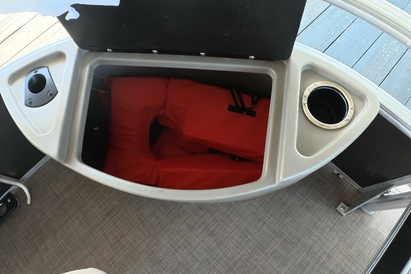 20ft Tracker Yacht For Sale