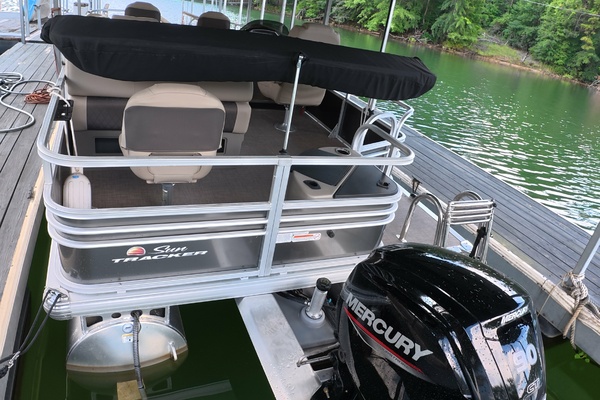20ft Tracker Yacht For Sale