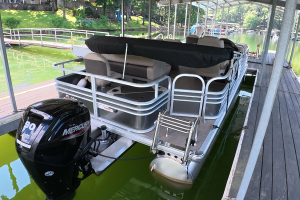 20ft Tracker Yacht For Sale