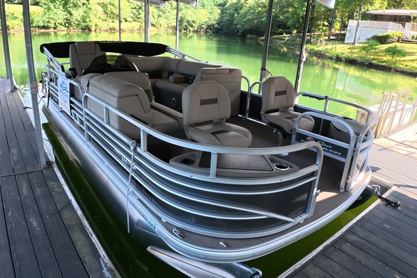 20ft Tracker Yacht For Sale