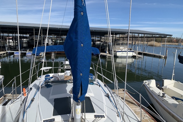 Sapphire 27ft Catalina Yacht For Sale
